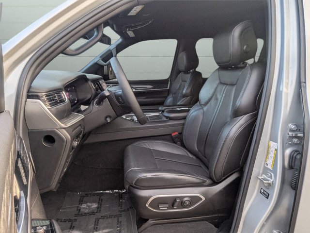 Used 2022 Jeep Wagoneer Series III AWD/4WD image 12