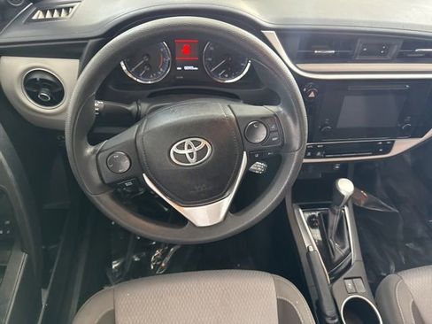 Used 2017 Toyota Corolla LE w/ Carpet Mat Package (TMS) FWD image 28
