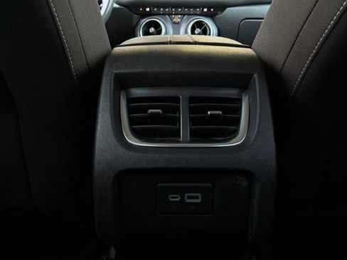 Used 2025 Chevrolet Blazer LT FWD image 13