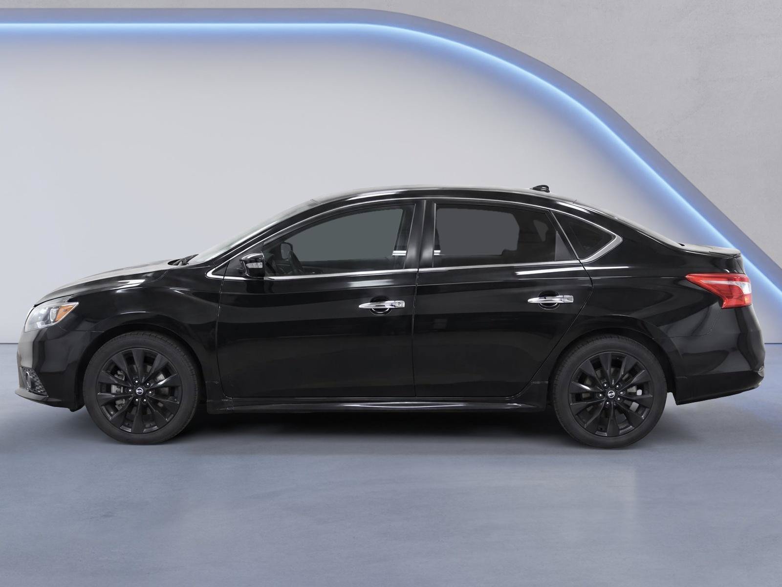 Used 2018 Nissan Sentra SR w/ SR Midnight Edition Package FWD image 7