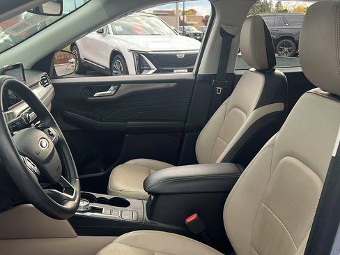 Used 2022 Ford Escape Titanium w/ Class II Trailer Tow Package image 12