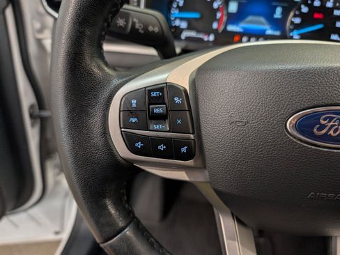 Used 2022 Ford Explorer XLT w/ Equipment Group 202A AWD/4WD image 22