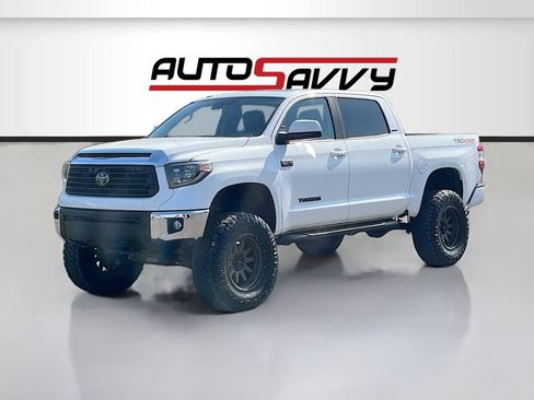 Used 2019 Toyota Tundra Limited w/ Limited Premium Package AWD/4WD image 3