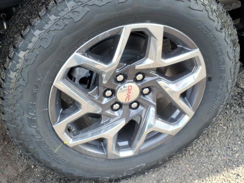 New 2026 GMC Sierra 1500 SLE image 7