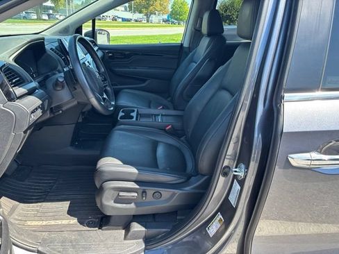 Used 2023 Honda Odyssey Touring image 4