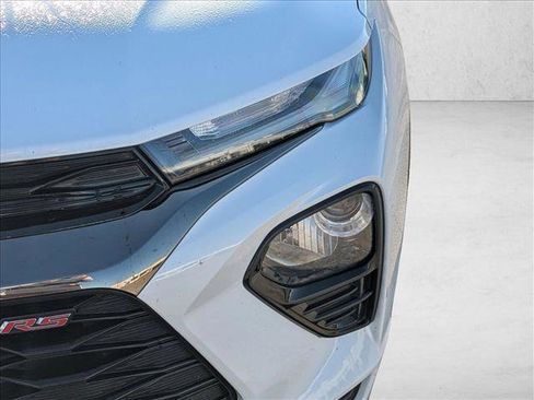 Used 2022 Chevrolet TrailBlazer RS w/ Technology Package image 9