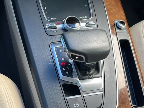 Used 2018 Audi Q5 2.0T Premium Plus w/ Premium Plus Package image 21