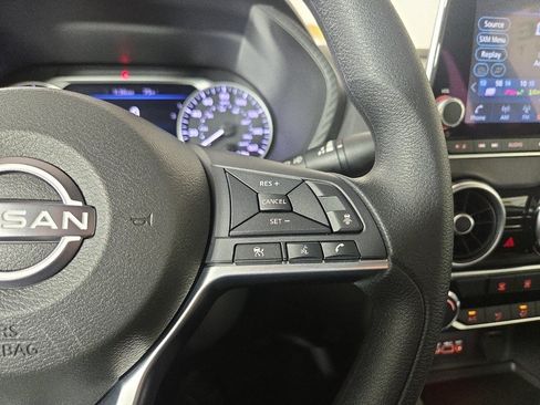 Used 2024 Nissan Sentra SV FWD image 16
