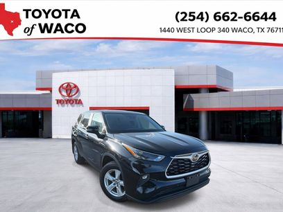 Used 2023 Toyota Highlander LE