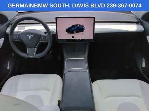 Used 2022 Tesla Model Y Long Range AWD/4WD image 16
