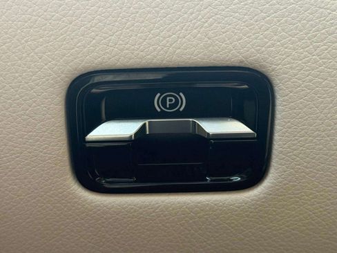 Used 2023 Mercedes-Benz S 500 4MATIC image 37