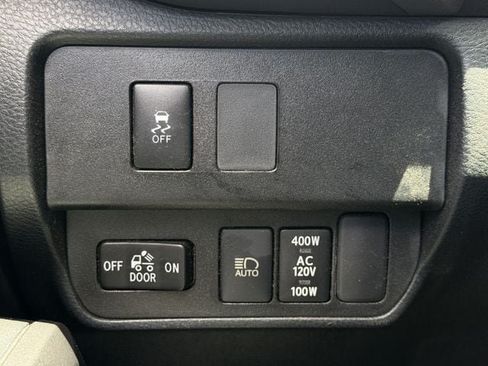 Used 2020 Toyota Tacoma TRD Off-Road AWD/4WD image 22