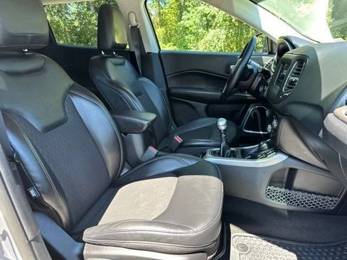 Used 2018 Jeep Compass Latitude w/ Popular Equipment Group AWD/4WD image 23