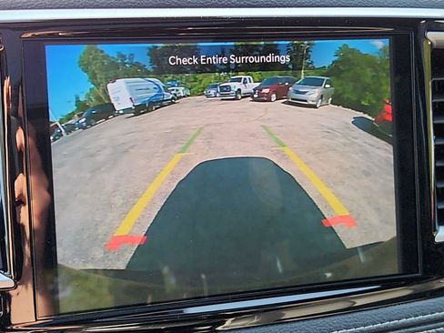Used 2027 Chrysler Pacifica Limited FWD image 26
