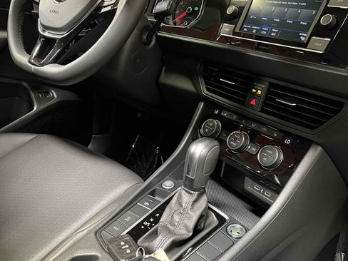 Used 2020 Volkswagen Jetta SE image 33
