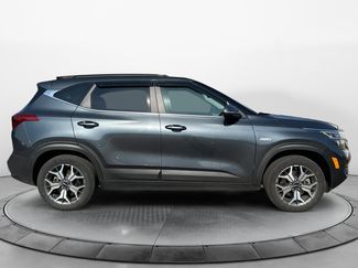 Used 2023 Kia Seltos EX image 1