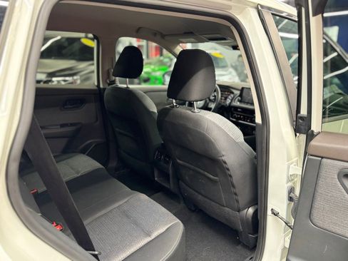 Used 2021 Nissan Rogue S AWD/4WD image 18