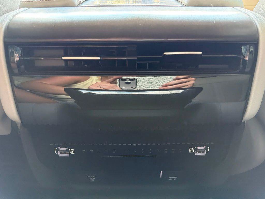 Used 2022 Jeep Grand Wagoneer Series I AWD/4WD image 27