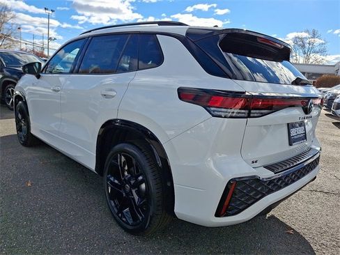 New 2026 Volkswagen Tiguan SE R-Line image 3