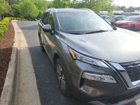 Used 2023 Nissan Rogue SV w/ SV Premium B Package image 9