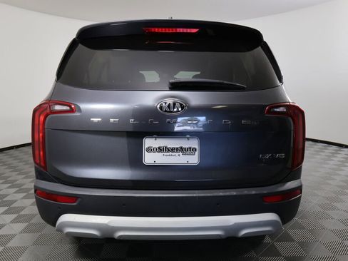 Used 2021 Kia Telluride LX image 3