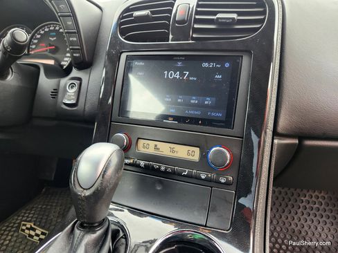 Used 2011 Chevrolet Corvette Coupe w/ 1LT image 31