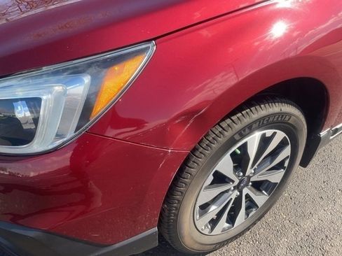 Used 2017 Subaru Outback 2.5i Limited image 2