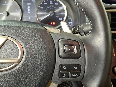 Used 2018 Lexus IS 300 AWD image 23