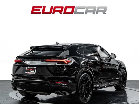 Used 2023 Lamborghini Urus Performante AWD/4WD image 5