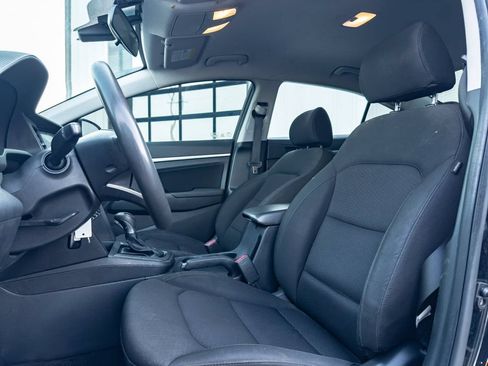 Used 2020 Hyundai Elantra SEL w/ Cargo Package (C1) FWD image 6