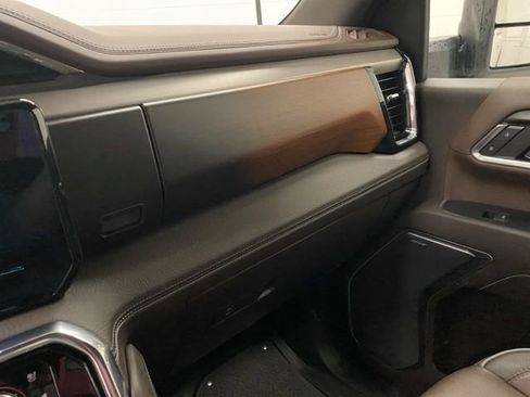 Used 2025 GMC Sierra 3500 Denali w/ Denali Reserve Package image 21