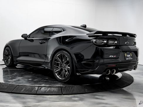 Used 2021 Chevrolet Camaro ZL1 image 9