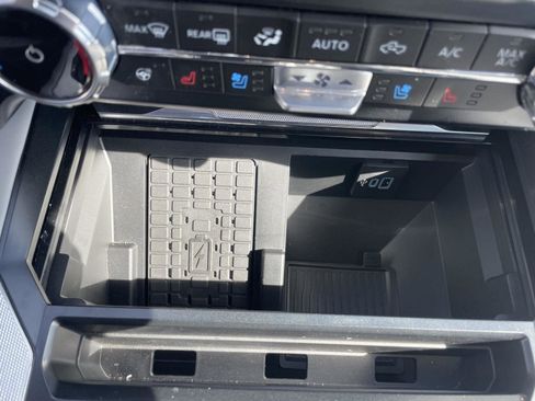 Used 2024 Ford F250 Limited w/ FX4 Off-Road Package image 18