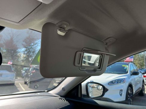 Used 2023 Nissan Sentra SV image 9