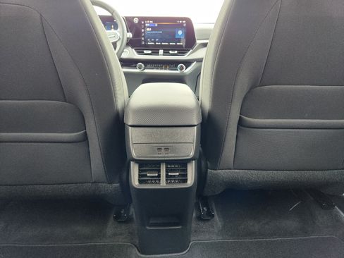 Used 2026 Chevrolet Equinox LT FWD image 13