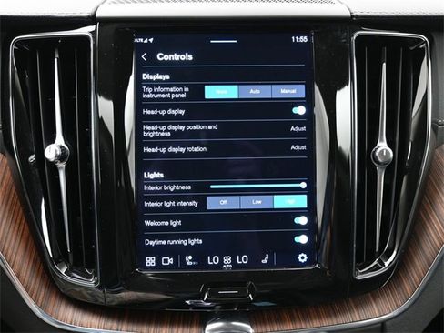 Used 2023 Volvo XC60 B5 Ultimate w/ Climate Package image 18