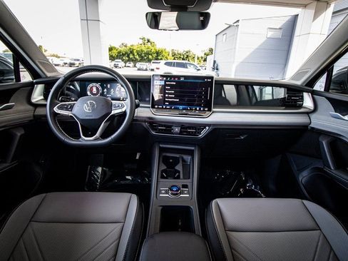 New 2026 Volkswagen Tiguan SE image 30