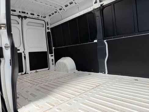Used 2026 RAM ProMaster 2500 w/ Convenience Group FWD image 25