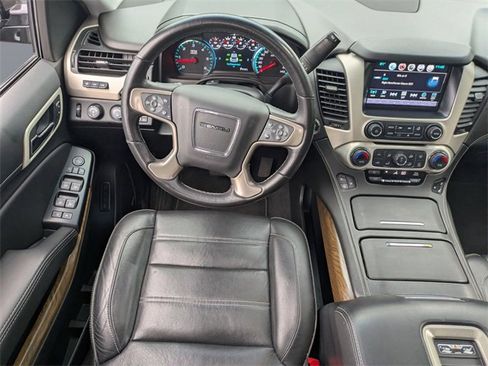 Used 2019 GMC Yukon XL Denali w/ Denali Ultimate Package image 18
