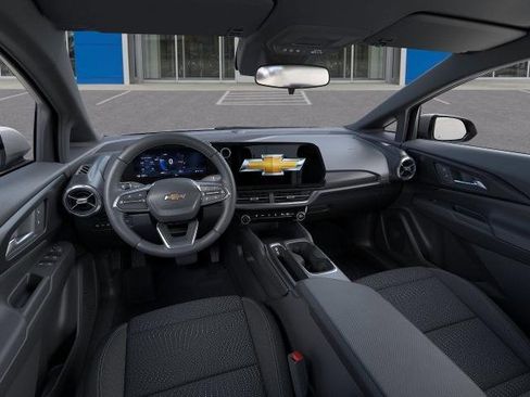 New 2026 Chevrolet Equinox EV LT image 15