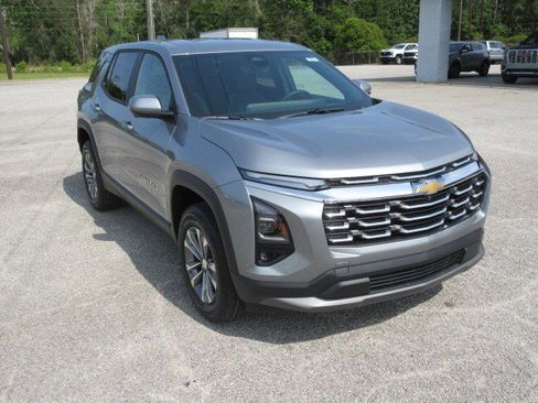 New 2026 Chevrolet Equinox LT w/ Convenience Package II FWD image 4