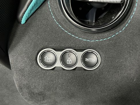 Used 2024 McLaren 750S Spider image 22