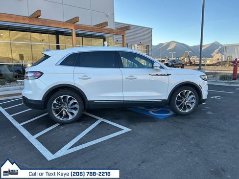 Used 2021 Lincoln Nautilus Reserve image 8