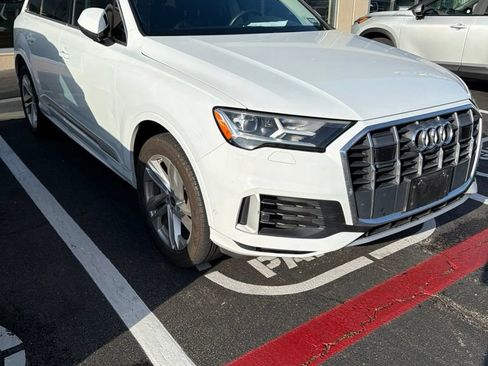 Used 2022 Audi Q7 3.0T Premium Plus w/ Premium Plus Package AWD/4WD image 11