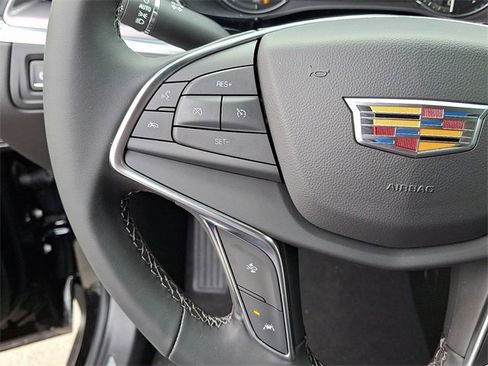 New 2025 Cadillac XT5 Luxury image 15