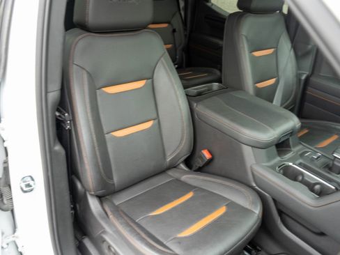 Used 2023 GMC Sierra 1500 AT4 w/ AT4 Preferred Package AWD/4WD image 9