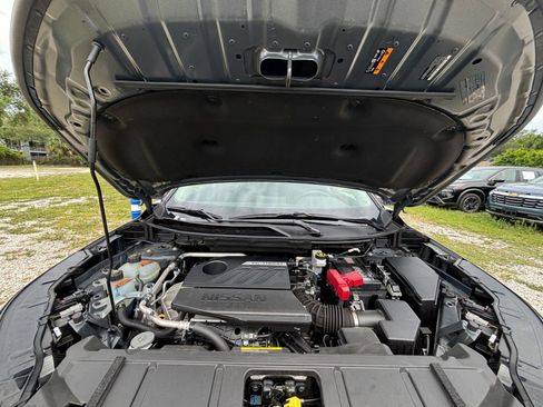 Used 2025 Nissan Rogue SV AWD/4WD image 35