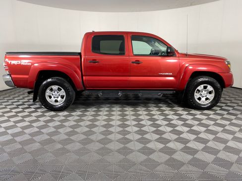 Used 2014 Toyota Tacoma 4x4 Double Cab w/ TRD Off-Road Package image 14