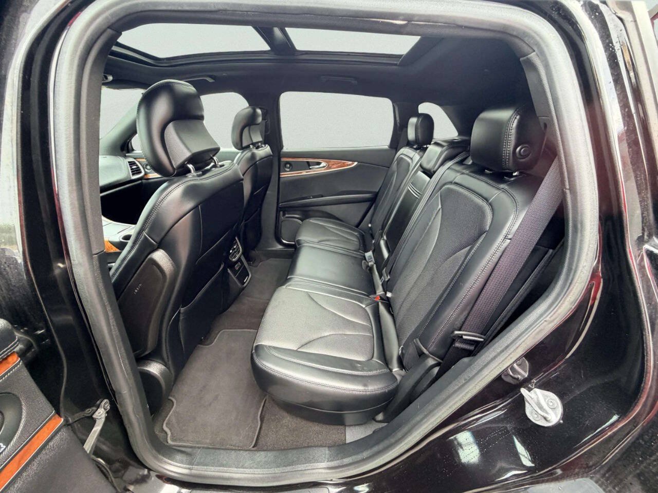 Used 2019 Lincoln Nautilus Reserve AWD/4WD image 25
