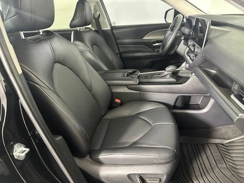 Used 2024 Toyota Grand Highlander AWD image 28